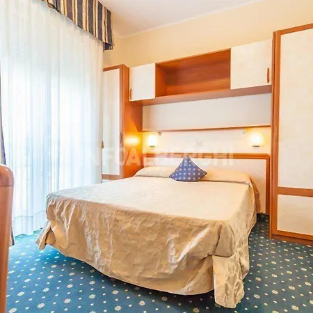 River Fronte Mare Con Piscina Hotell 3*