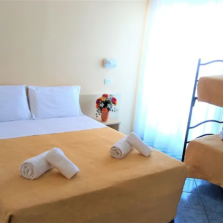 Hotell Hotel Corona