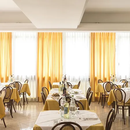 Majorca Hotel *