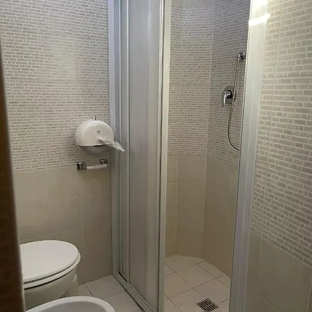 Ideal Hotel 3*