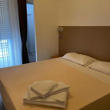 Ideal Hotel 3*