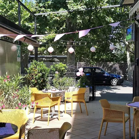 Ideale Young People Under 40 מלון רימיני