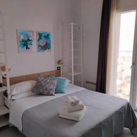 Aquila فندق ريميني