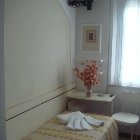 Hotel Arcade 3*