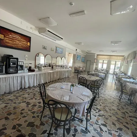 Hotel Moroni