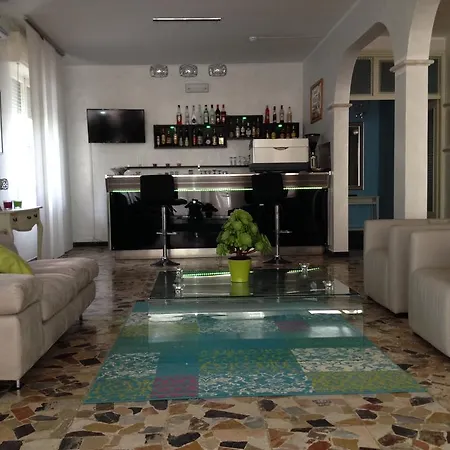 Perugini Otel 2*