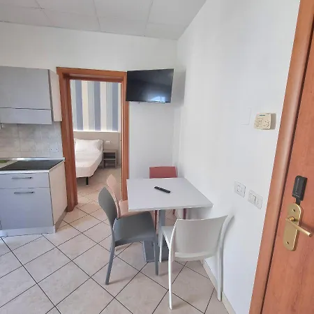Mare Aparthotel 3*