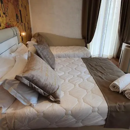 Amsterdam & Hotel 4*