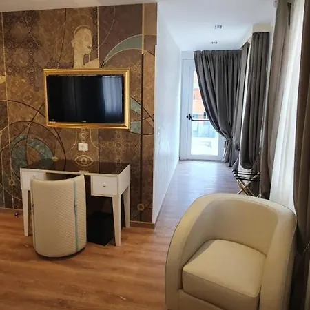 Amsterdam & Hotel 4*