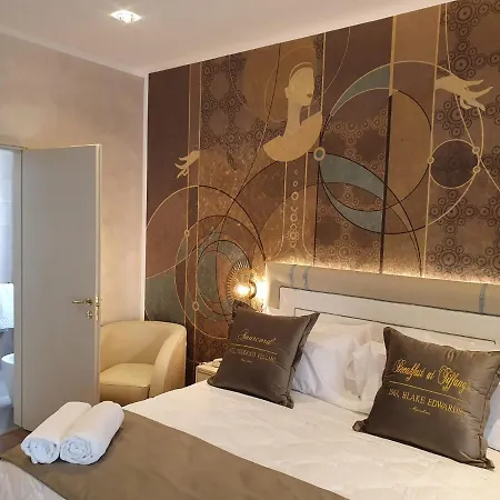 Amsterdam & Hotel 4*