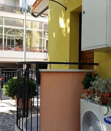 Aparthotel Désirée *