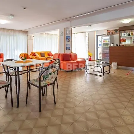 Paradiso Hotell 2*