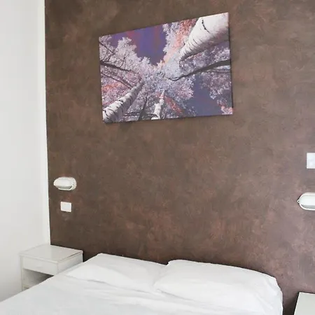 Luna Hotel