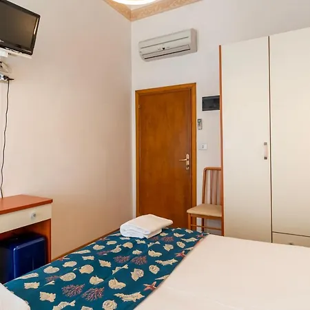 Milanese 3* Rimini