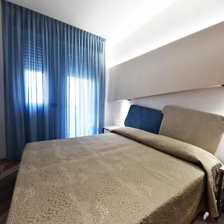 Color Hotel