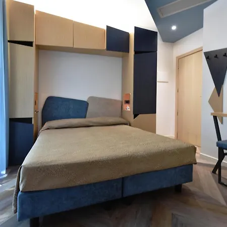 Color Hotel