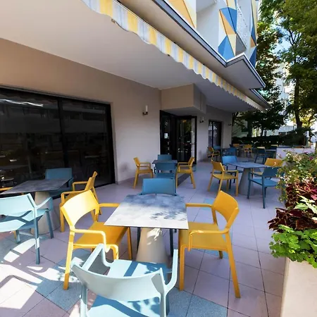 Color Hotel 3*