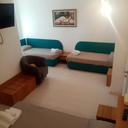 Ribot Hotel 3*
