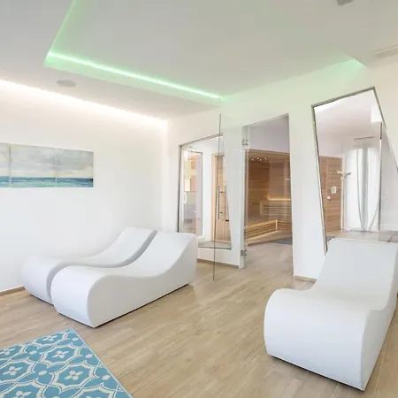 Hotel One Design