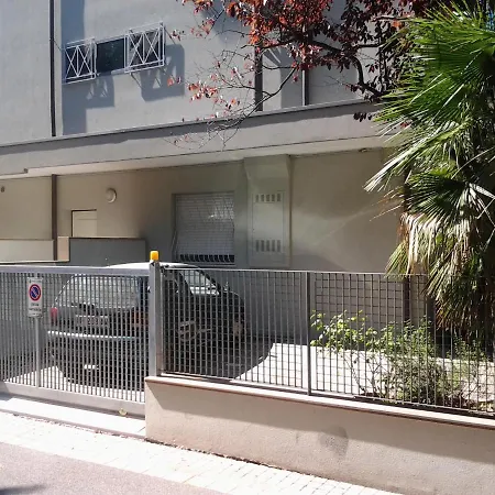 Appartamento Marina Centro Indipendente Con Cortile E Posto Auto