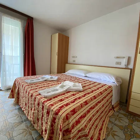 Guest house Nanni Garni 2*