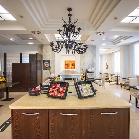Regina Elena 57 & Oro Bianco Otel Rimini