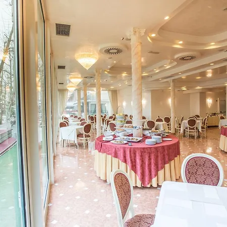 Hotel Gallia Palace 4*