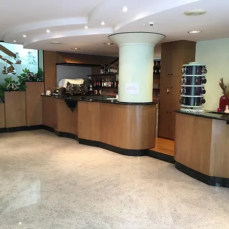 Como Hotel 2*