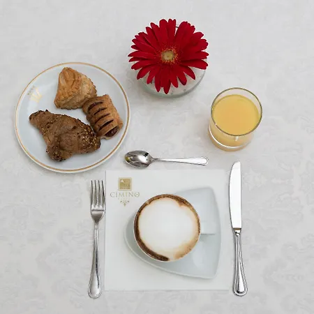 Vienna Ostenda E Ristorante Il Danubio فندق