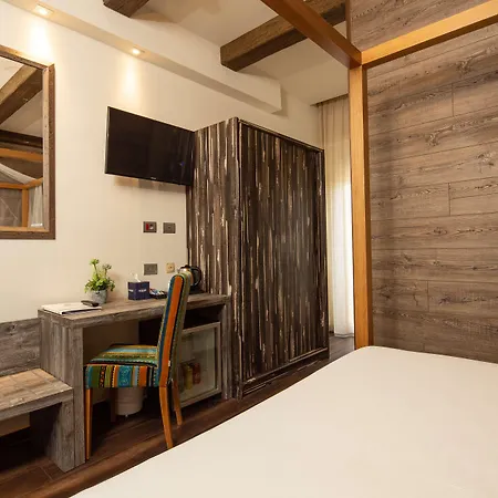 Western Maison B 4* Римини