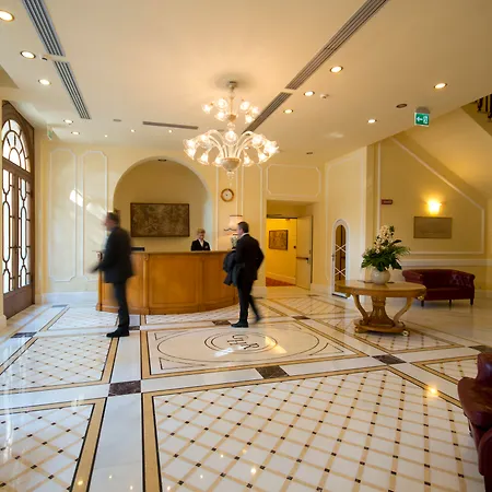 Residenza Parco Fellini Hotel 4*