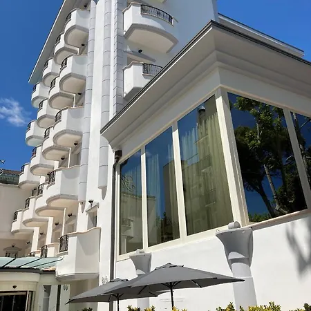 Gallia Palace 4*