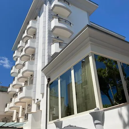 Gallia Palace Hotel 4*