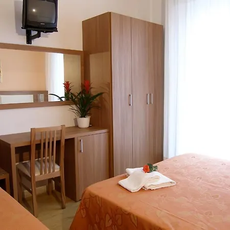 Sara Hotel 3*