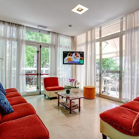 Tiziana 3*