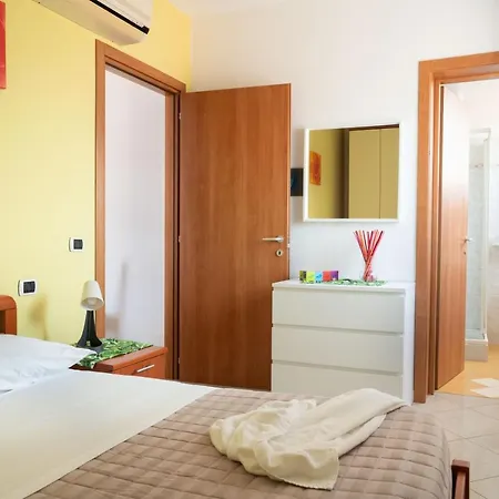 Yellow Aparthotel