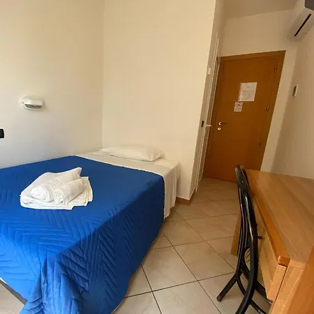 Dream Hotel 2*