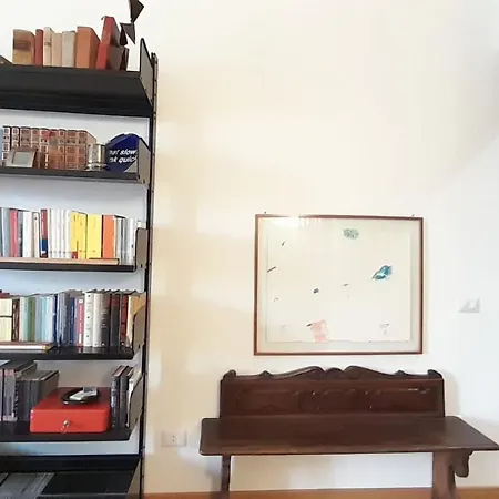 Books Apartament Apartment
