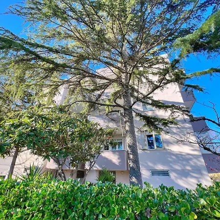 Apartment Lovely A Due Passi Dal Mare *