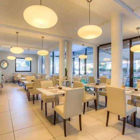 Ferretti 4* Rimini
