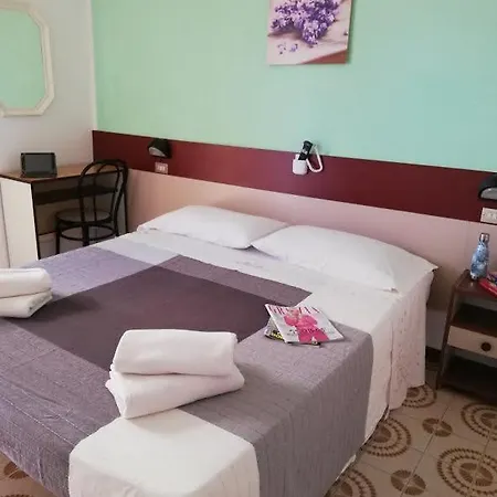 Hotel Cesari *