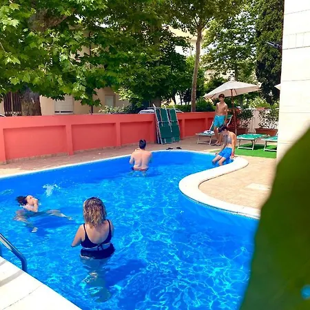 Hotel Aron 3*