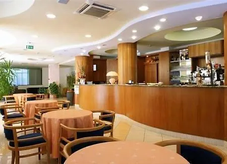Hotel Ribot 3*
