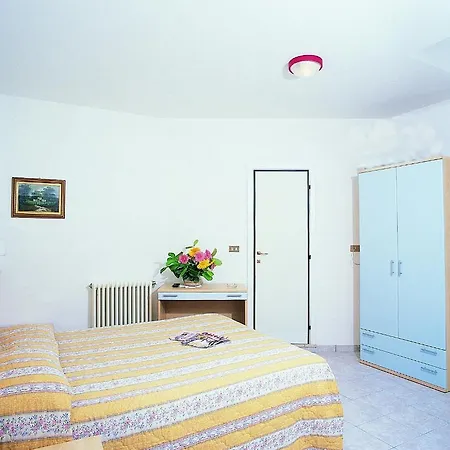 Acquazzurra Hotell 3*