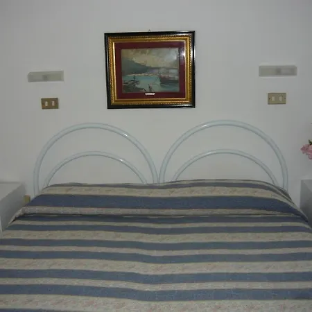 Acquazzurra Hotell 3*