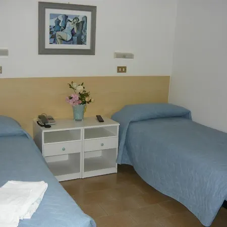 Acquazzurra Hotell 3*