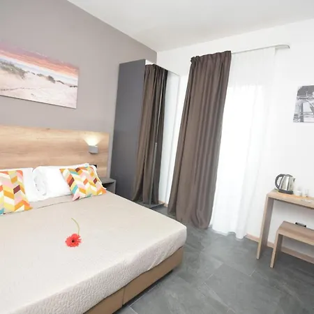 Hotel Crisvan 3*