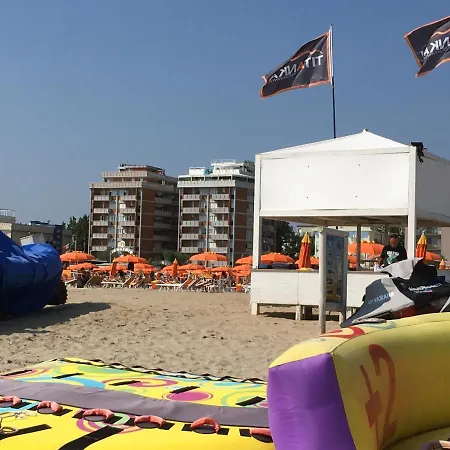 Your On The Beach شقة