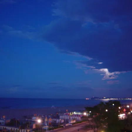 Your On The Beach شقة ريميني