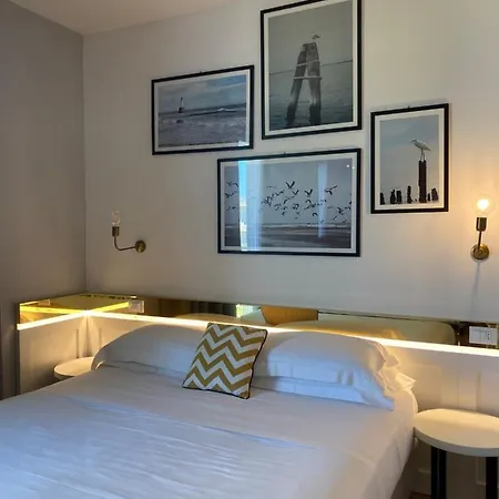 Residence Ten Suite Apartment